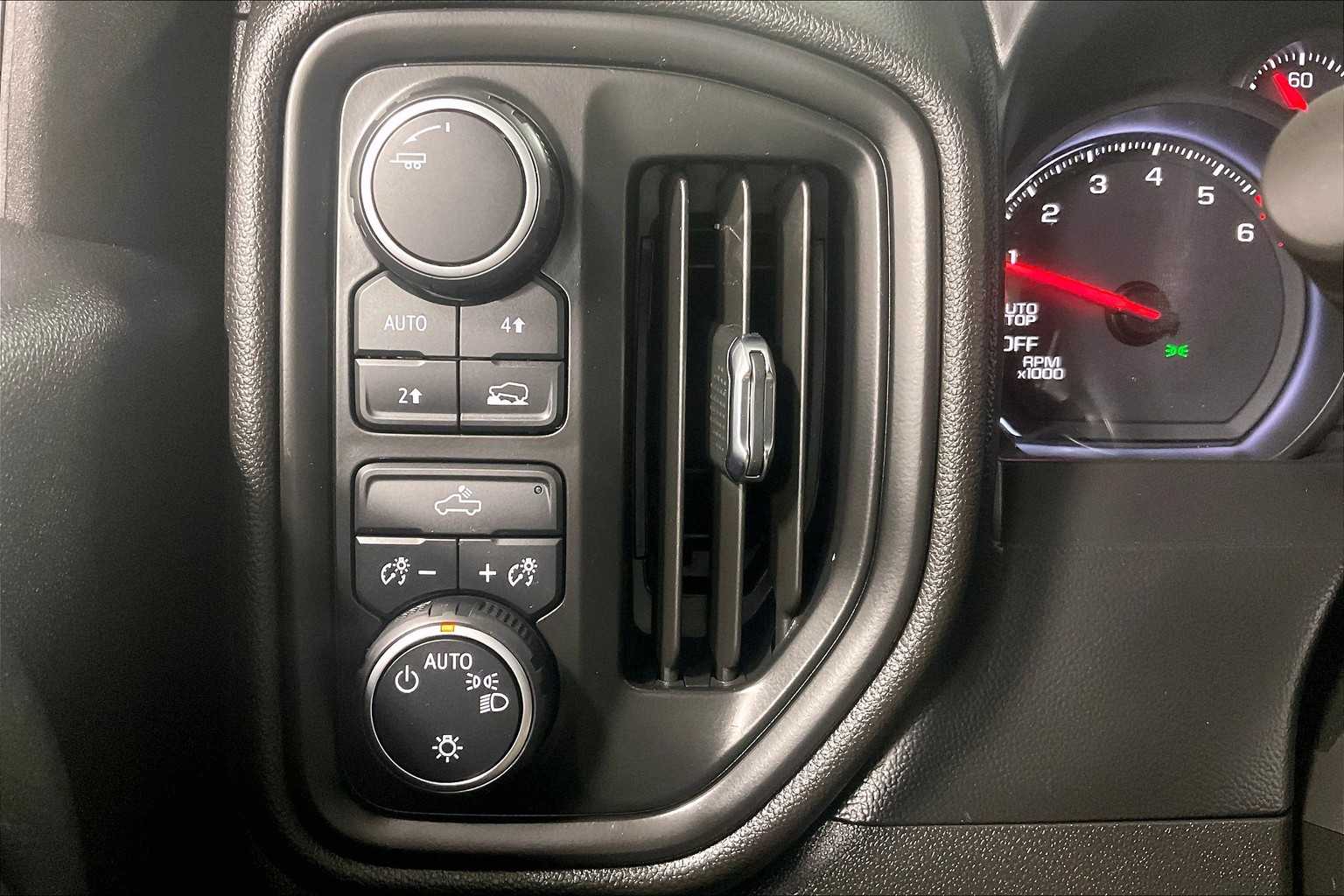 2021 Chevrolet Silverado 1500 Custom - Photo 25