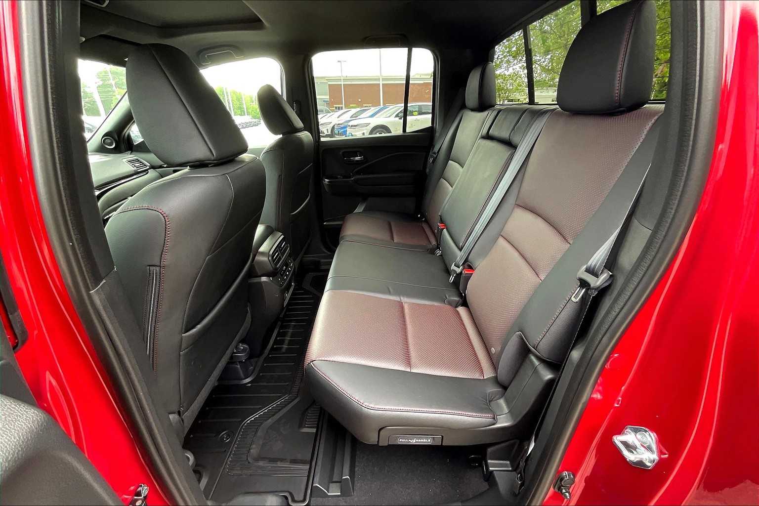 2025 Honda Ridgeline Black Edition - Photo 15