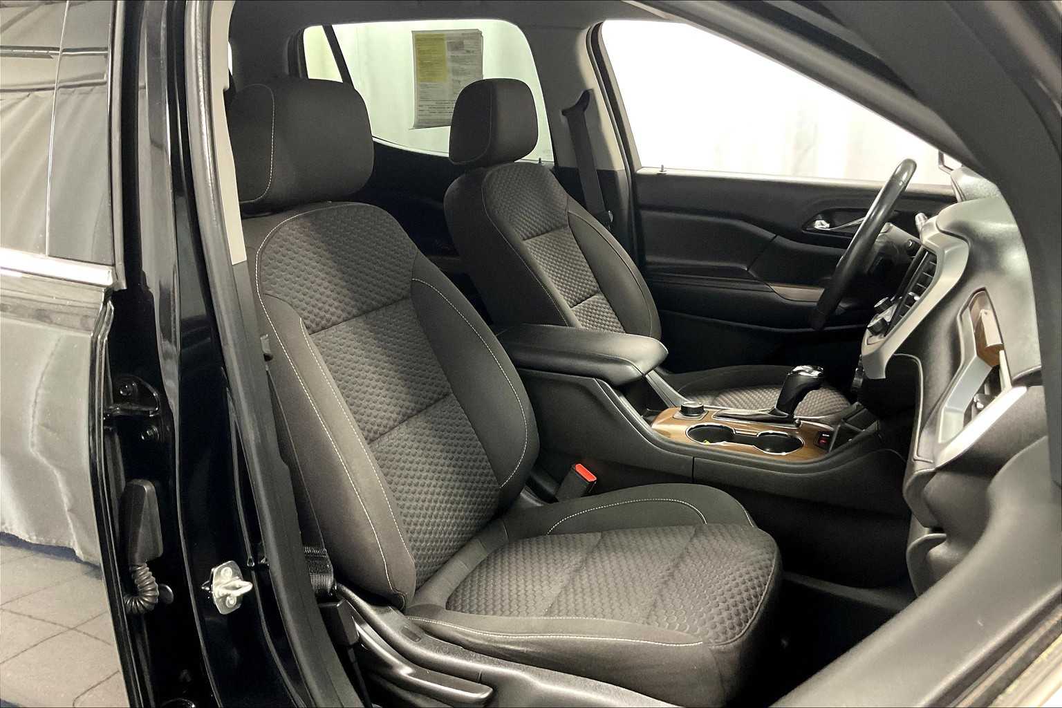 2017 GMC Acadia SLE - Photo 11