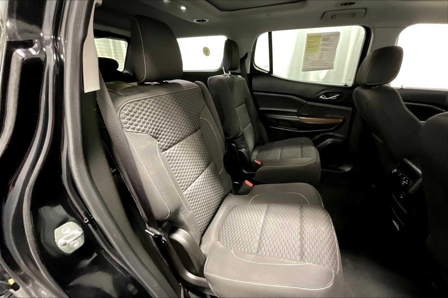 2017 GMC Acadia SLE - Photo 16