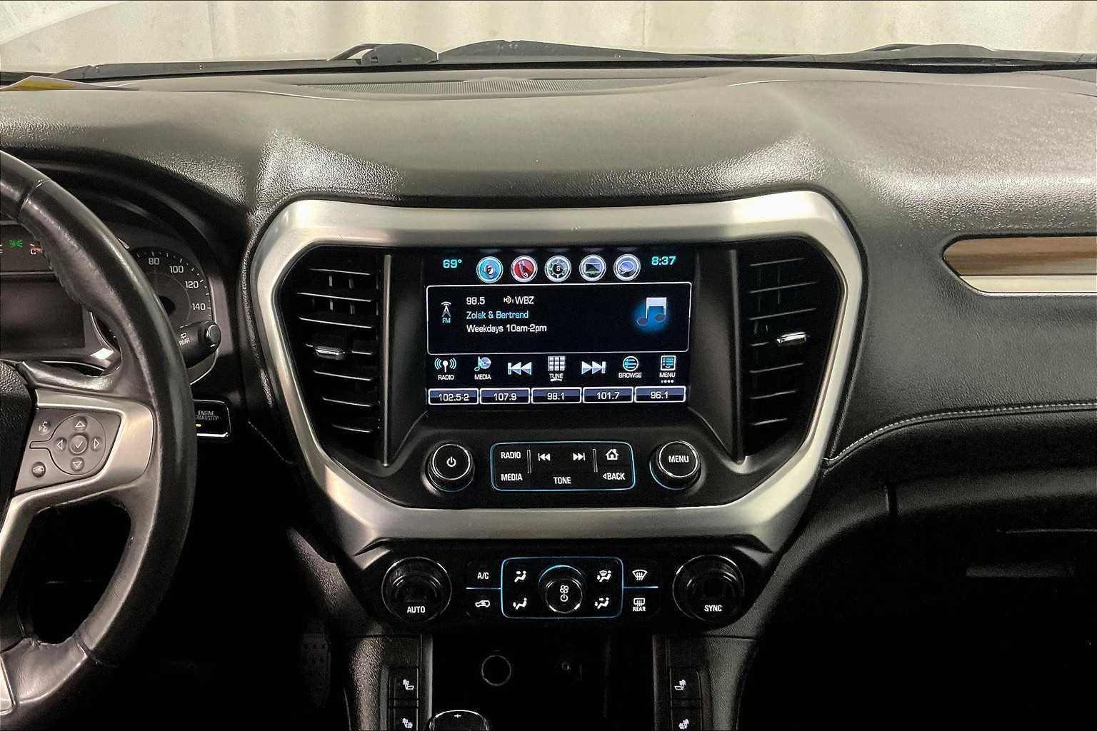 2017 GMC Acadia SLE - Photo 19