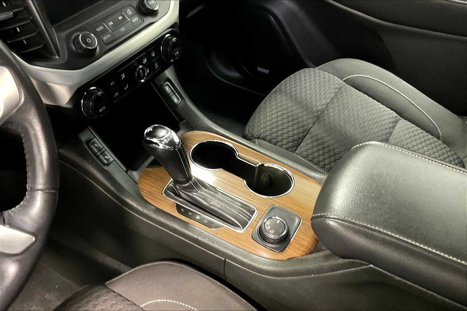2017 GMC Acadia SLE - Photo 21