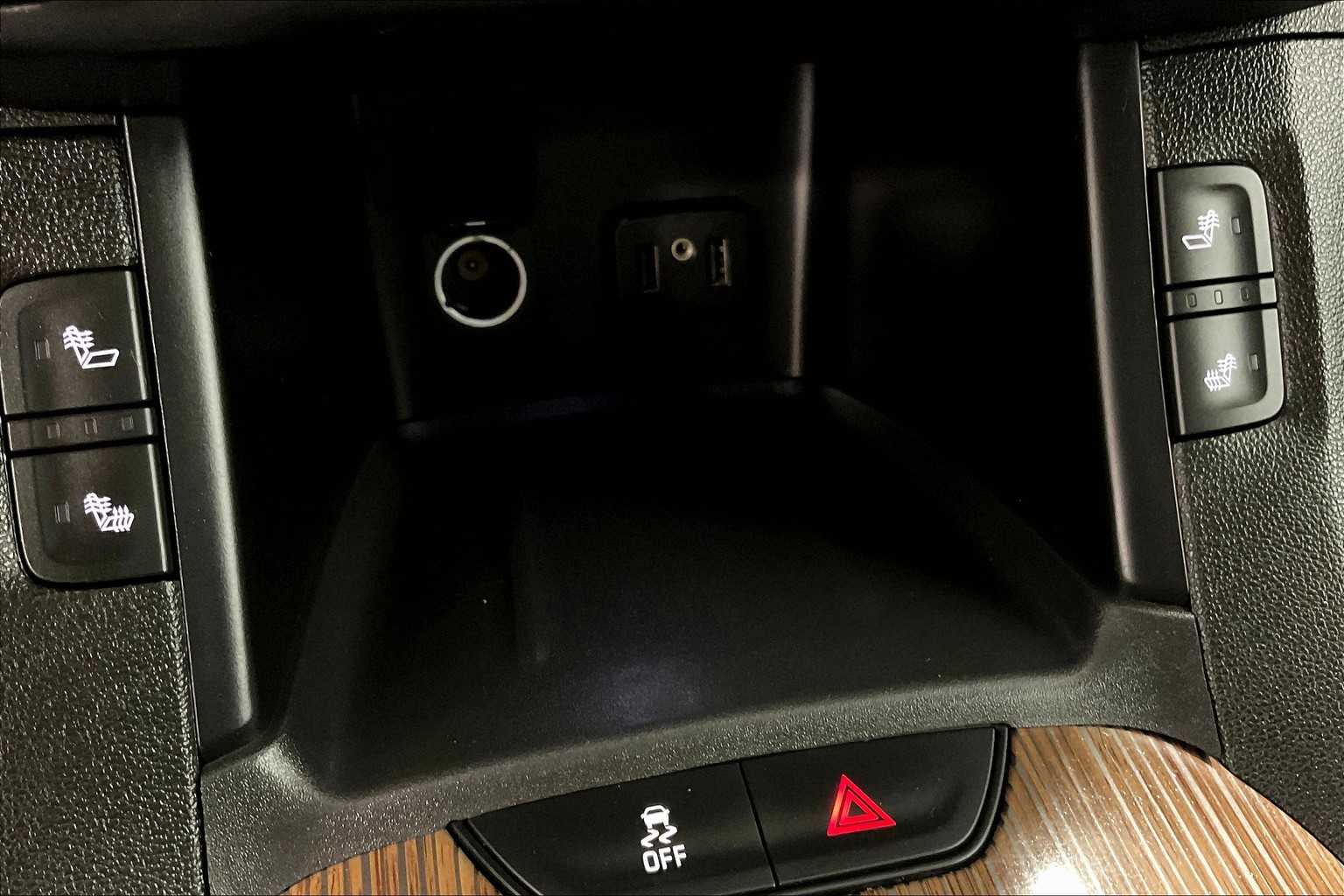 2017 GMC Acadia SLE - Photo 28