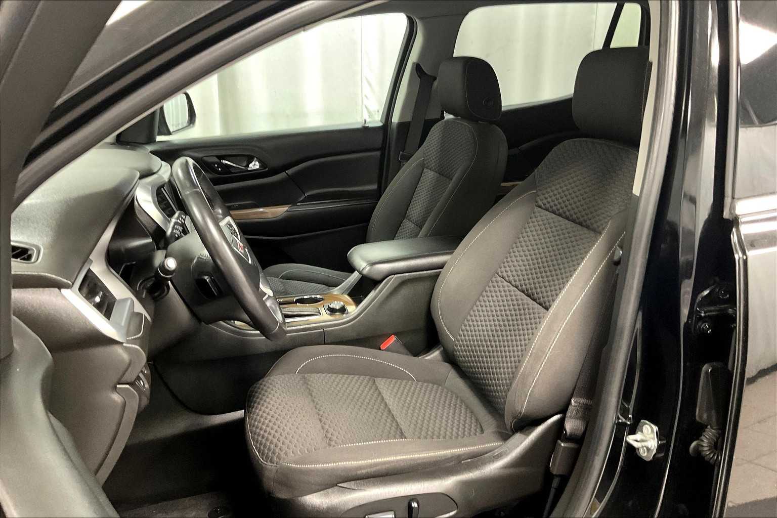 2017 GMC Acadia SLE - Photo 10
