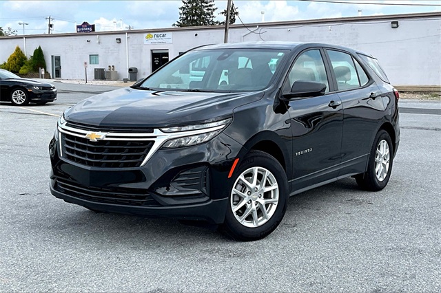 2023 Chevrolet Equinox LS - Photo 2