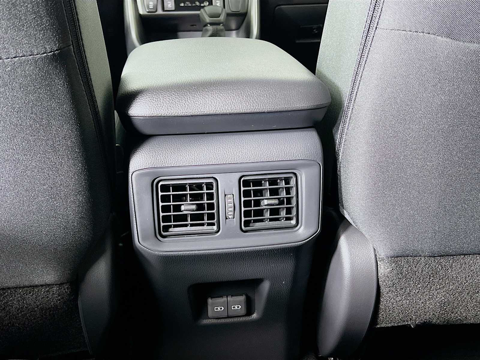 2025 Toyota RAV4 Hybrid XLE - Photo 14