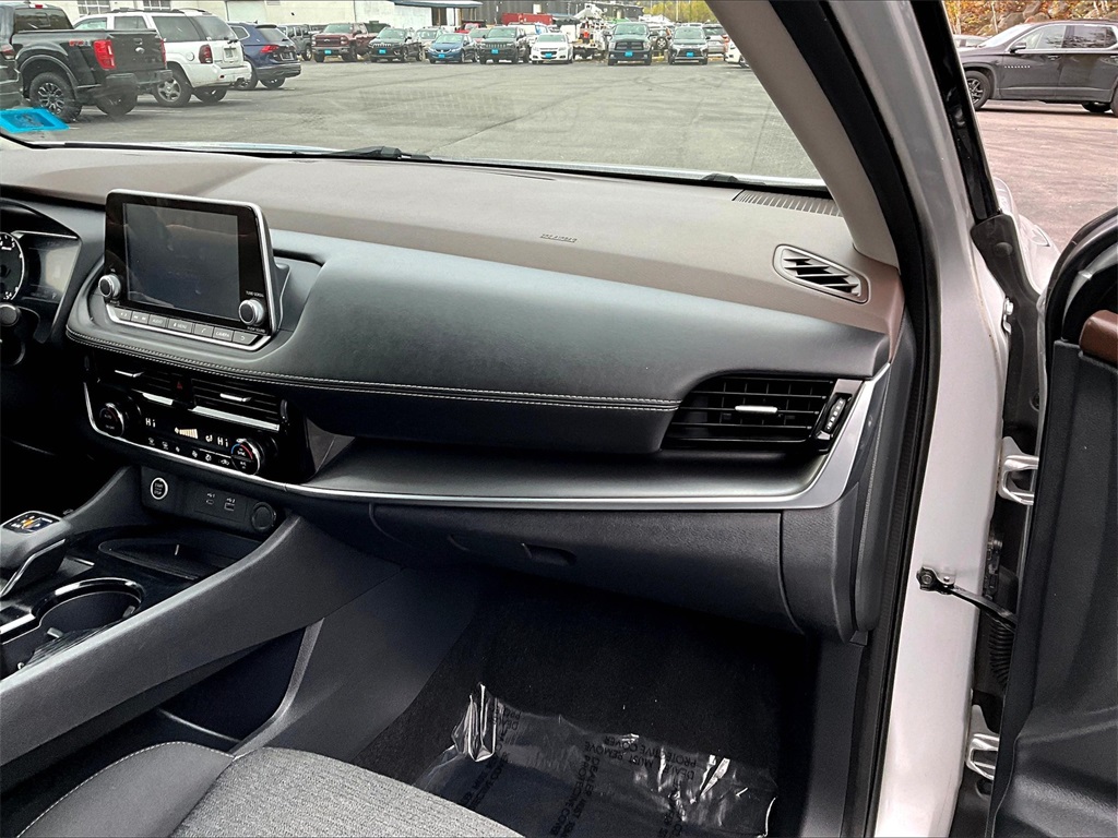 2021 Nissan Rogue SV - Photo 13