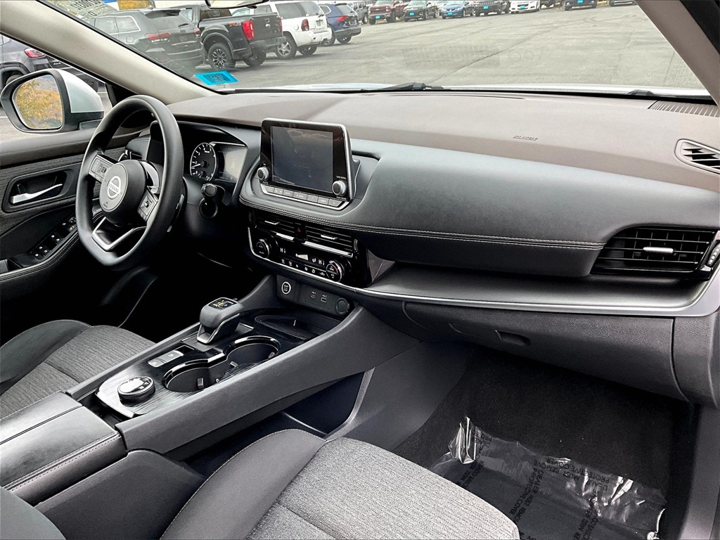 2021 Nissan Rogue SV - Photo 14