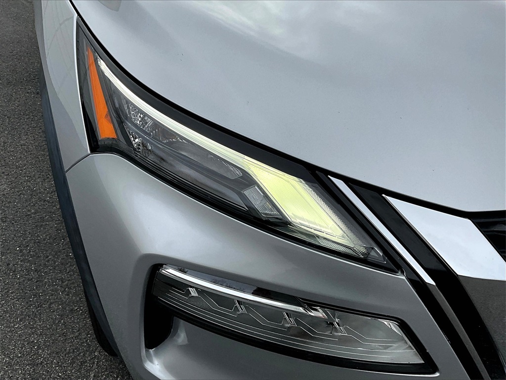 2021 Nissan Rogue SV - Photo 31