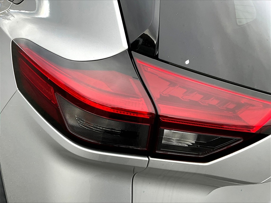 2021 Nissan Rogue SV - Photo 32