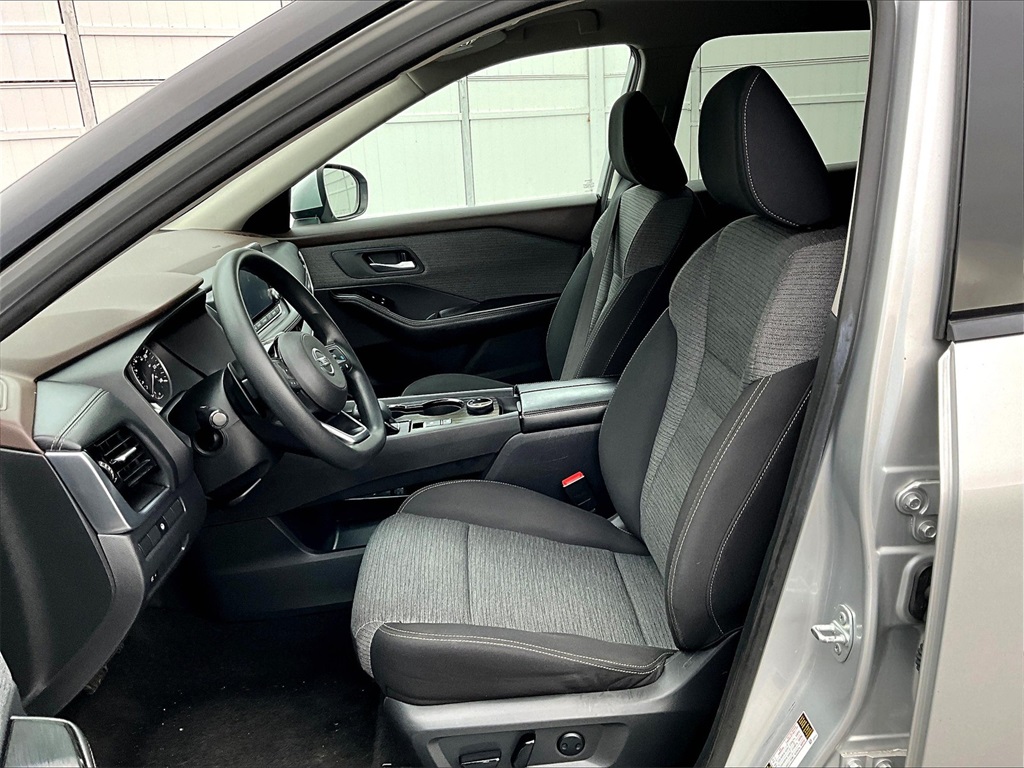 2021 Nissan Rogue SV - Photo 10