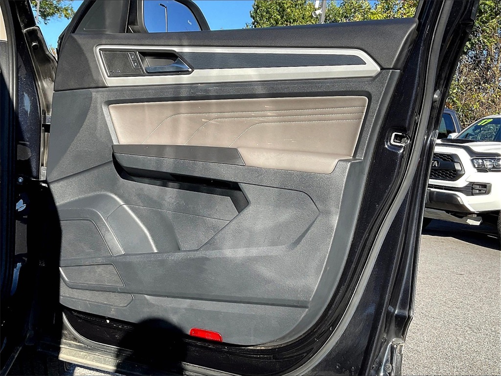 2022 Volkswagen Atlas 3.6L V6 SEL Premium R-Line - Photo 11