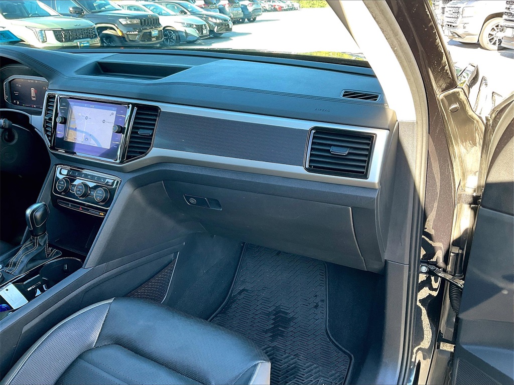 2022 Volkswagen Atlas 3.6L V6 SEL Premium R-Line - Photo 12