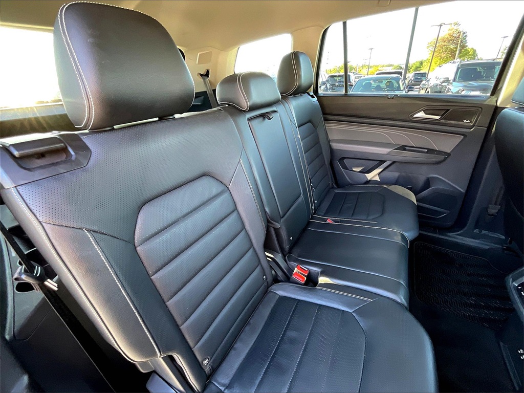 2022 Volkswagen Atlas 3.6L V6 SEL Premium R-Line - Photo 15