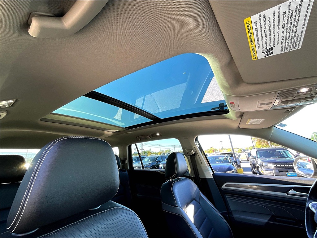 2022 Volkswagen Atlas 3.6L V6 SEL Premium R-Line - Photo 22