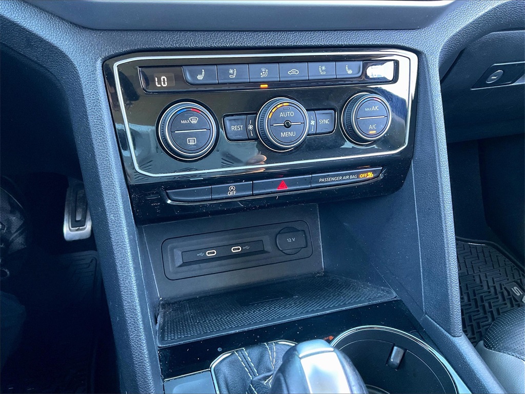 2022 Volkswagen Atlas 3.6L V6 SEL Premium R-Line - Photo 26