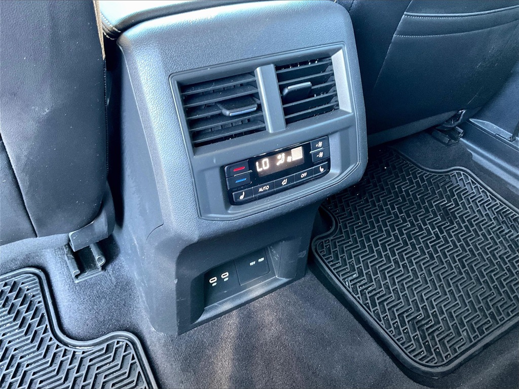 2022 Volkswagen Atlas 3.6L V6 SEL Premium R-Line - Photo 27