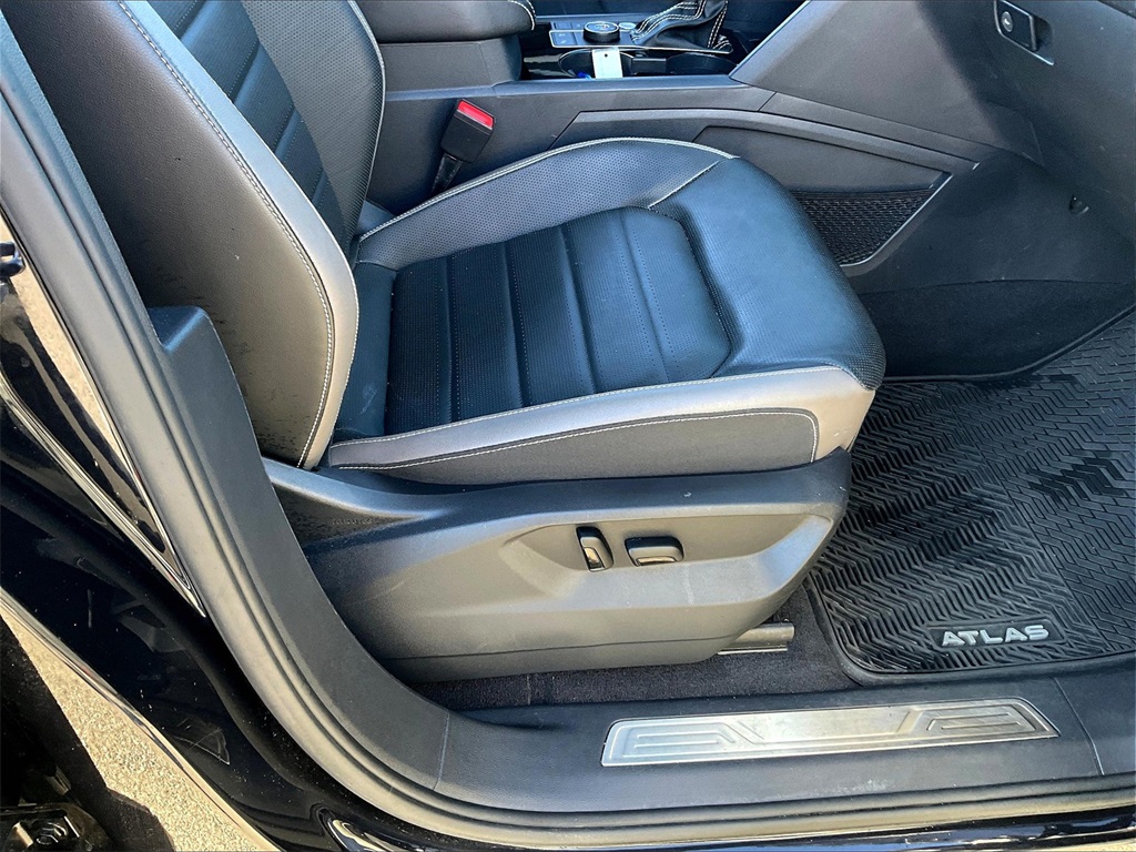 2022 Volkswagen Atlas 3.6L V6 SEL Premium R-Line - Photo 38