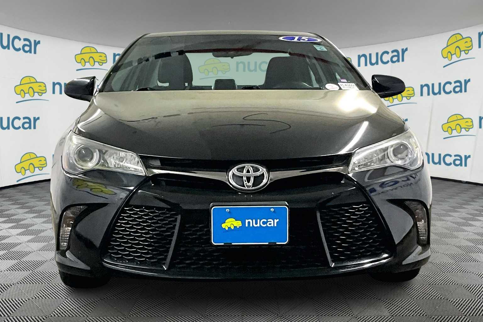 2015 Toyota Camry SE - Photo 2