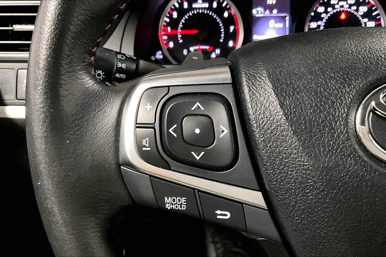 2015 Toyota Camry SE - Photo 22