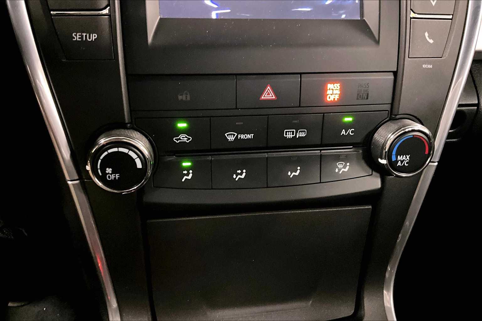 2015 Toyota Camry SE - Photo 25