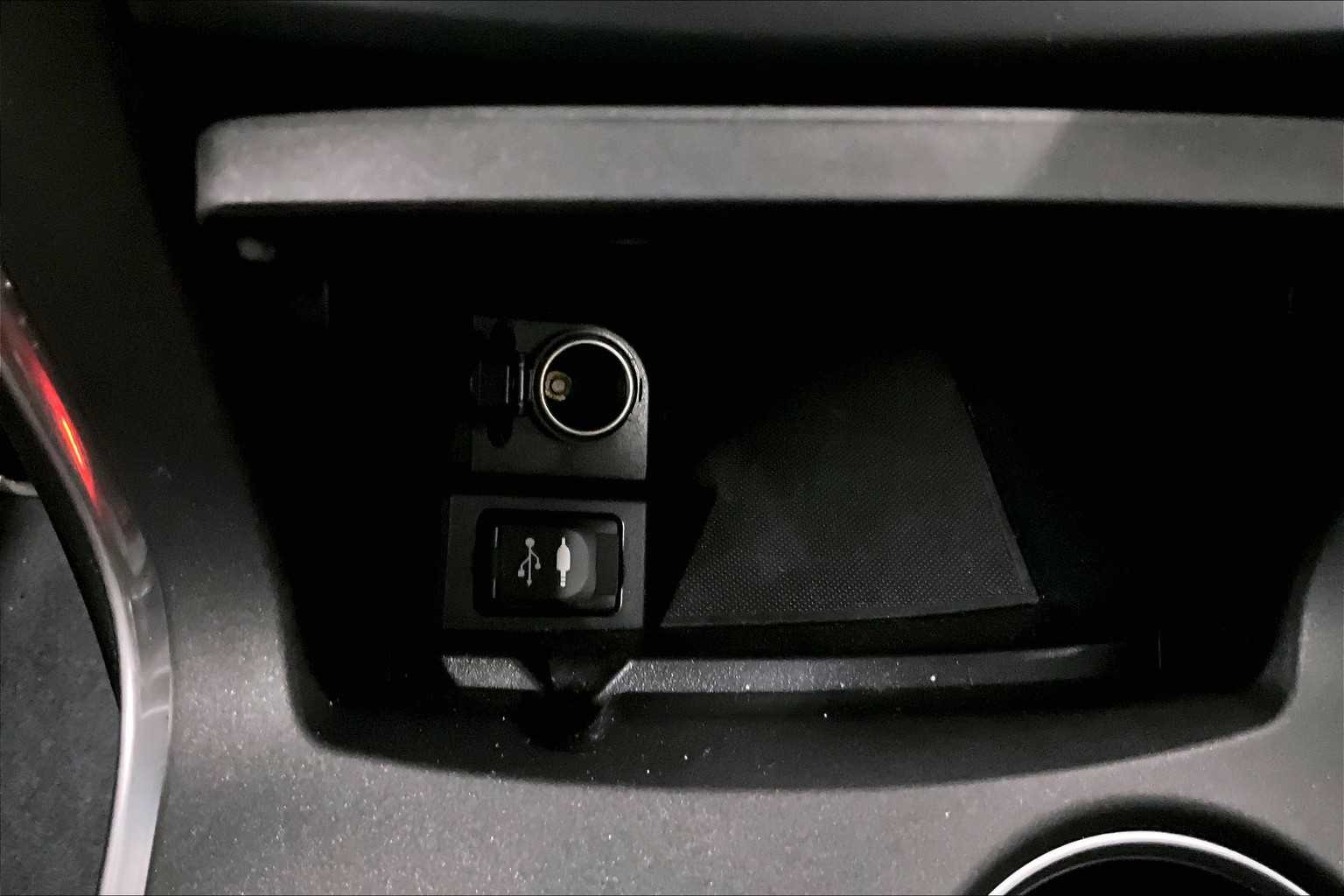 2015 Toyota Camry SE - Photo 26