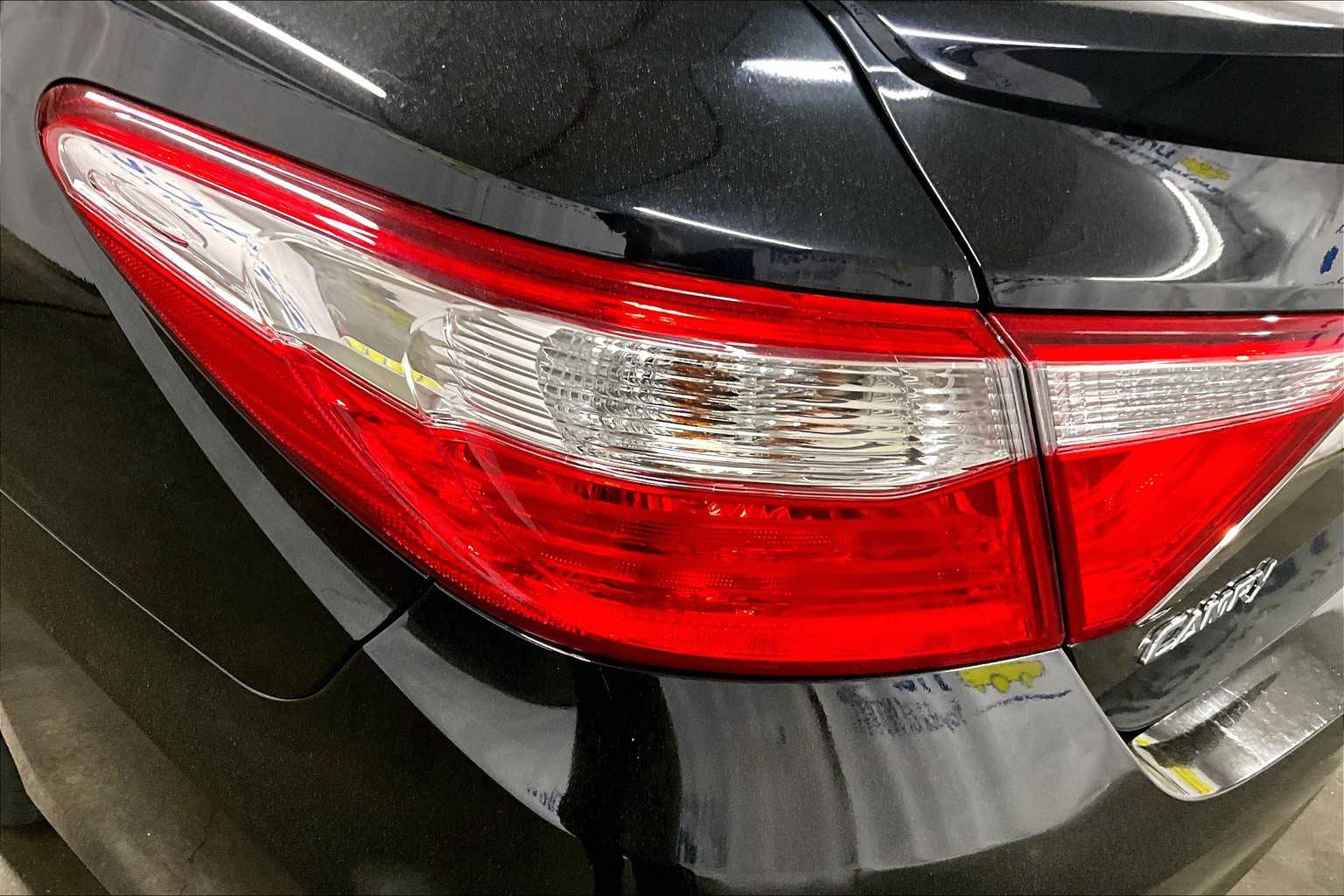2015 Toyota Camry SE - Photo 32
