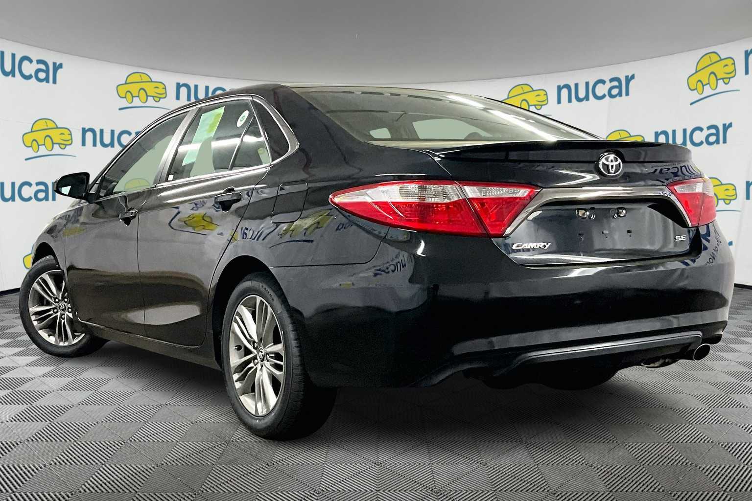 2015 Toyota Camry SE - Photo 4
