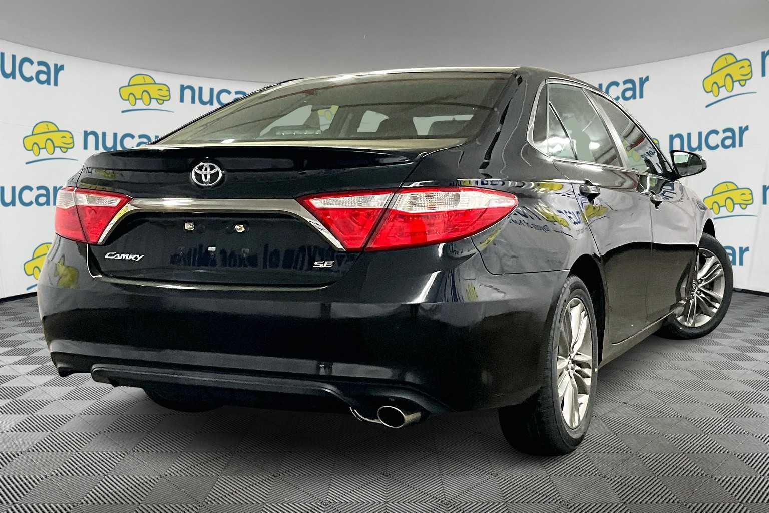 2015 Toyota Camry SE - Photo 6