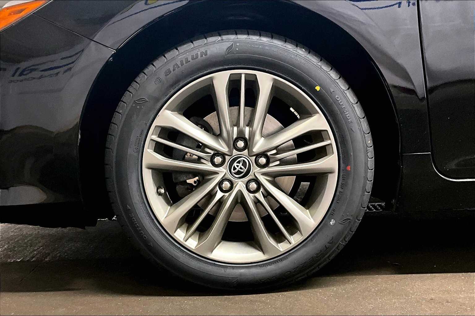 2015 Toyota Camry SE - Photo 7
