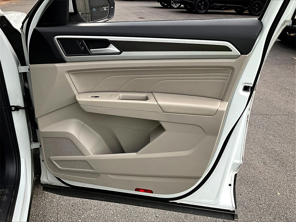2022 Volkswagen Atlas 3.6L V6 SE w/Technology - Photo 12