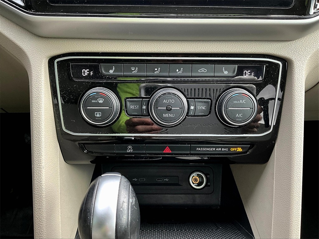 2022 Volkswagen Atlas 3.6L V6 SE w/Technology - Photo 27