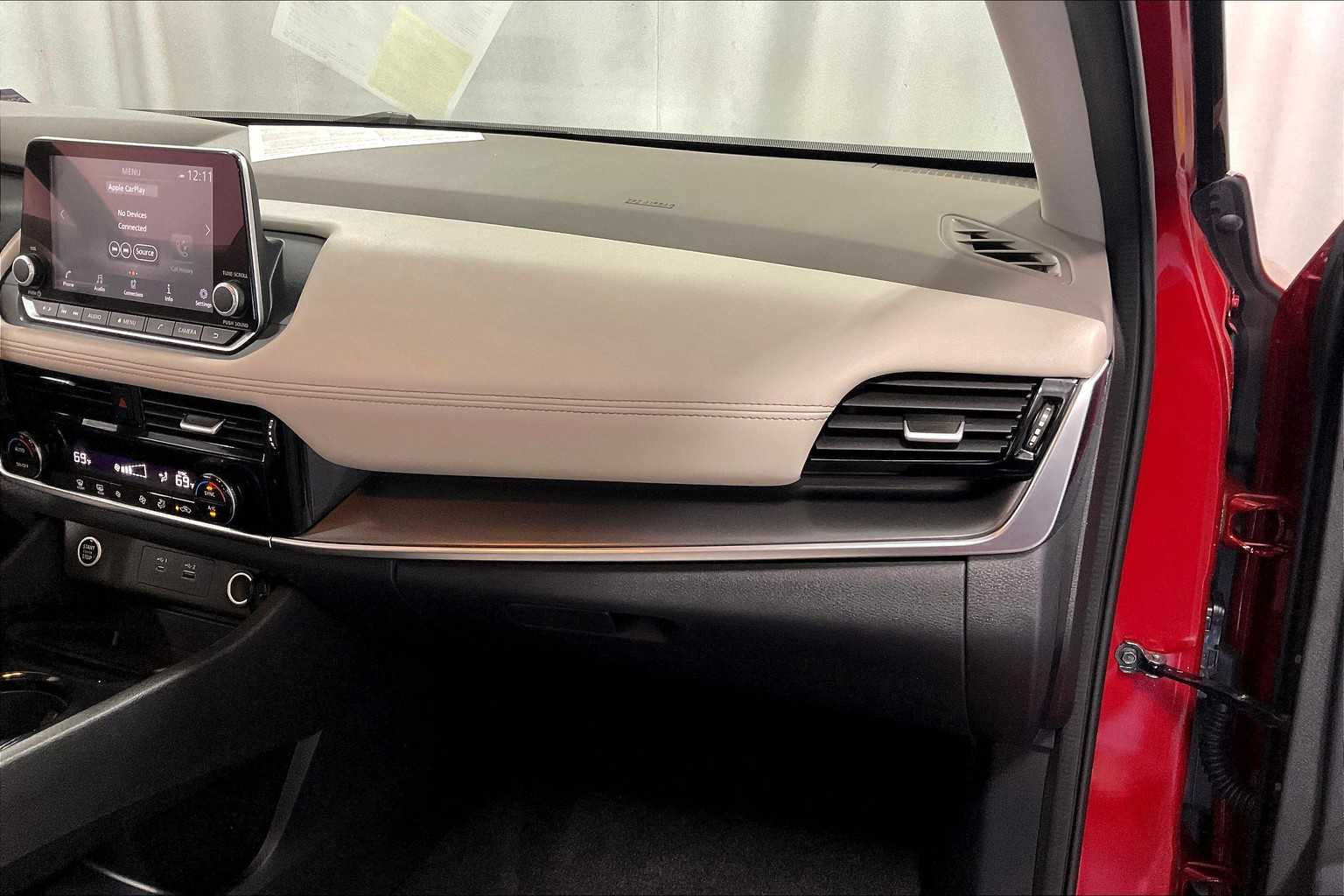 2021 Nissan Rogue SV - Photo 13