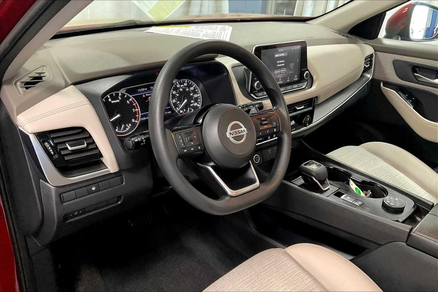 2021 Nissan Rogue SV - Photo 8