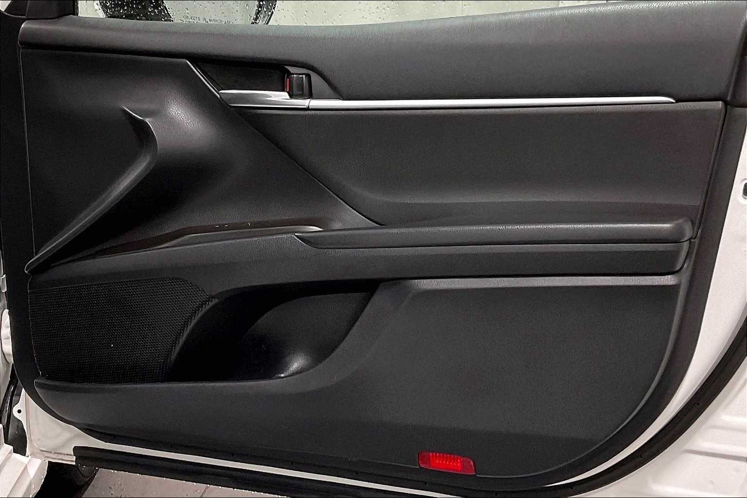 2022 Toyota Camry SE - Photo 12