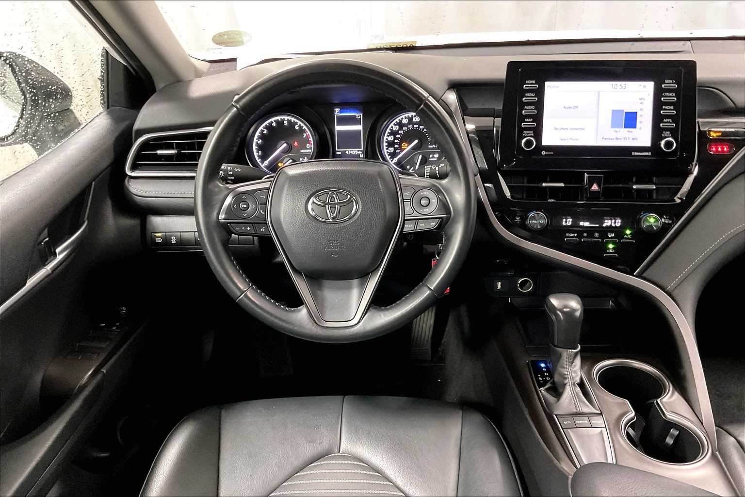 2022 Toyota Camry SE - Photo 17