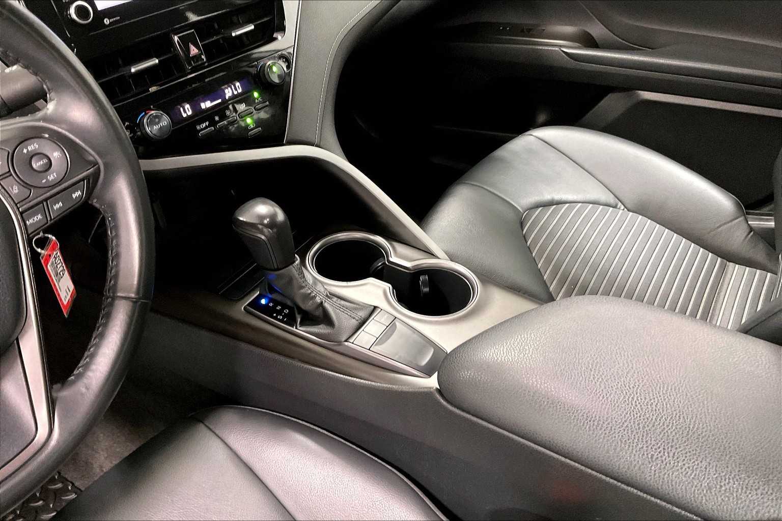 2022 Toyota Camry SE - Photo 20
