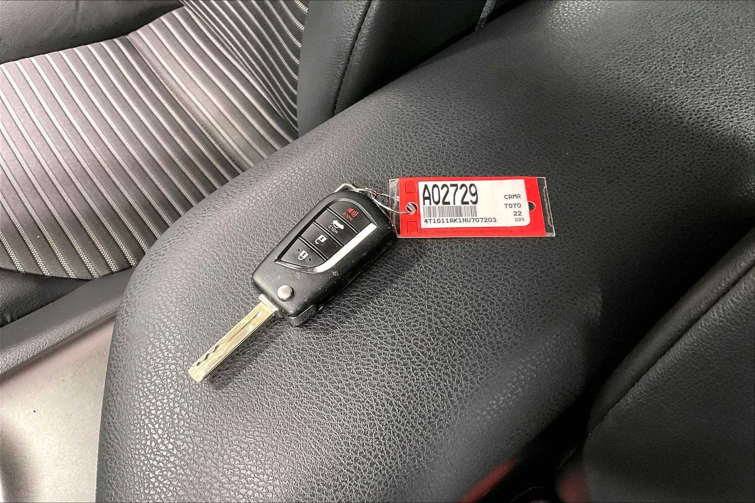 2022 Toyota Camry SE - Photo 30