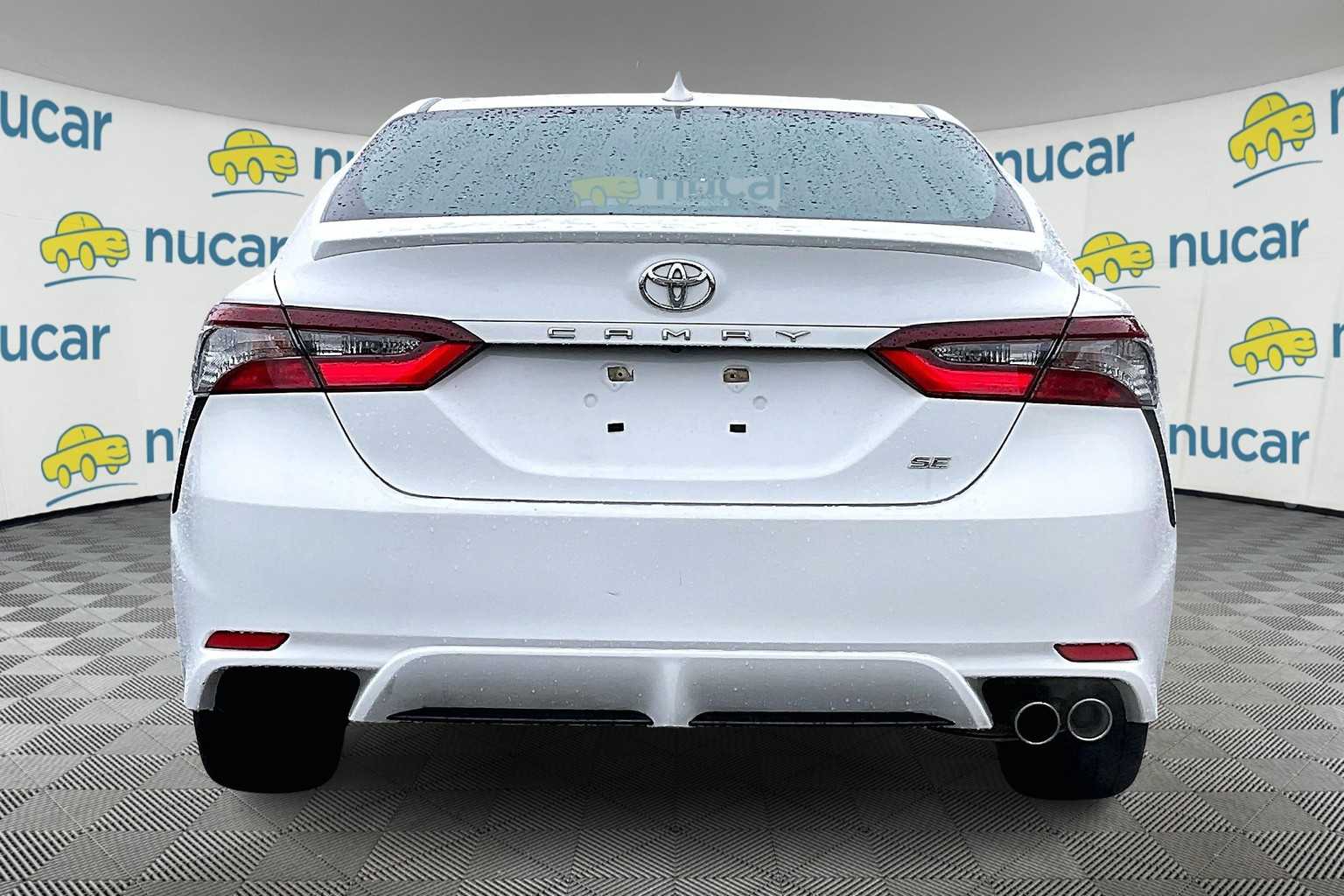 2022 Toyota Camry SE - Photo 5