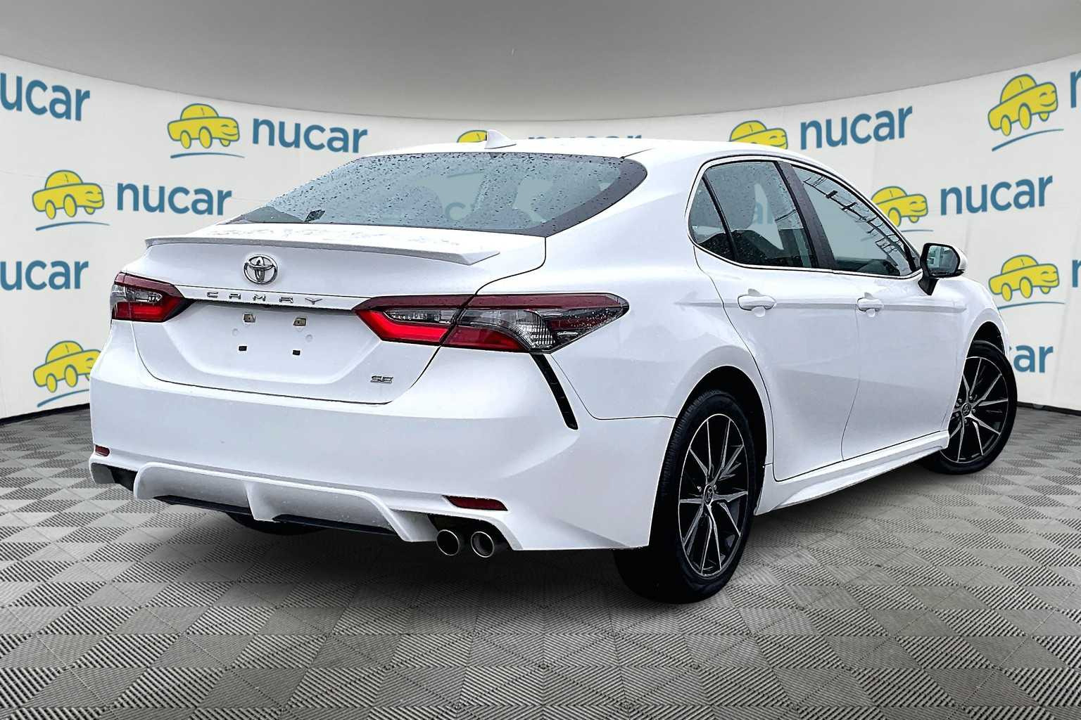2022 Toyota Camry SE - Photo 6