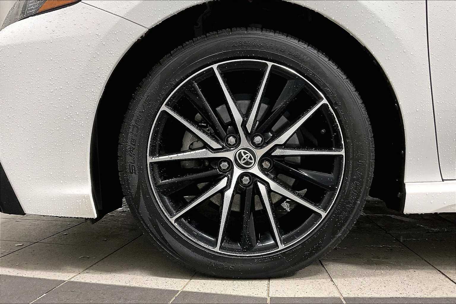 2022 Toyota Camry SE - Photo 7