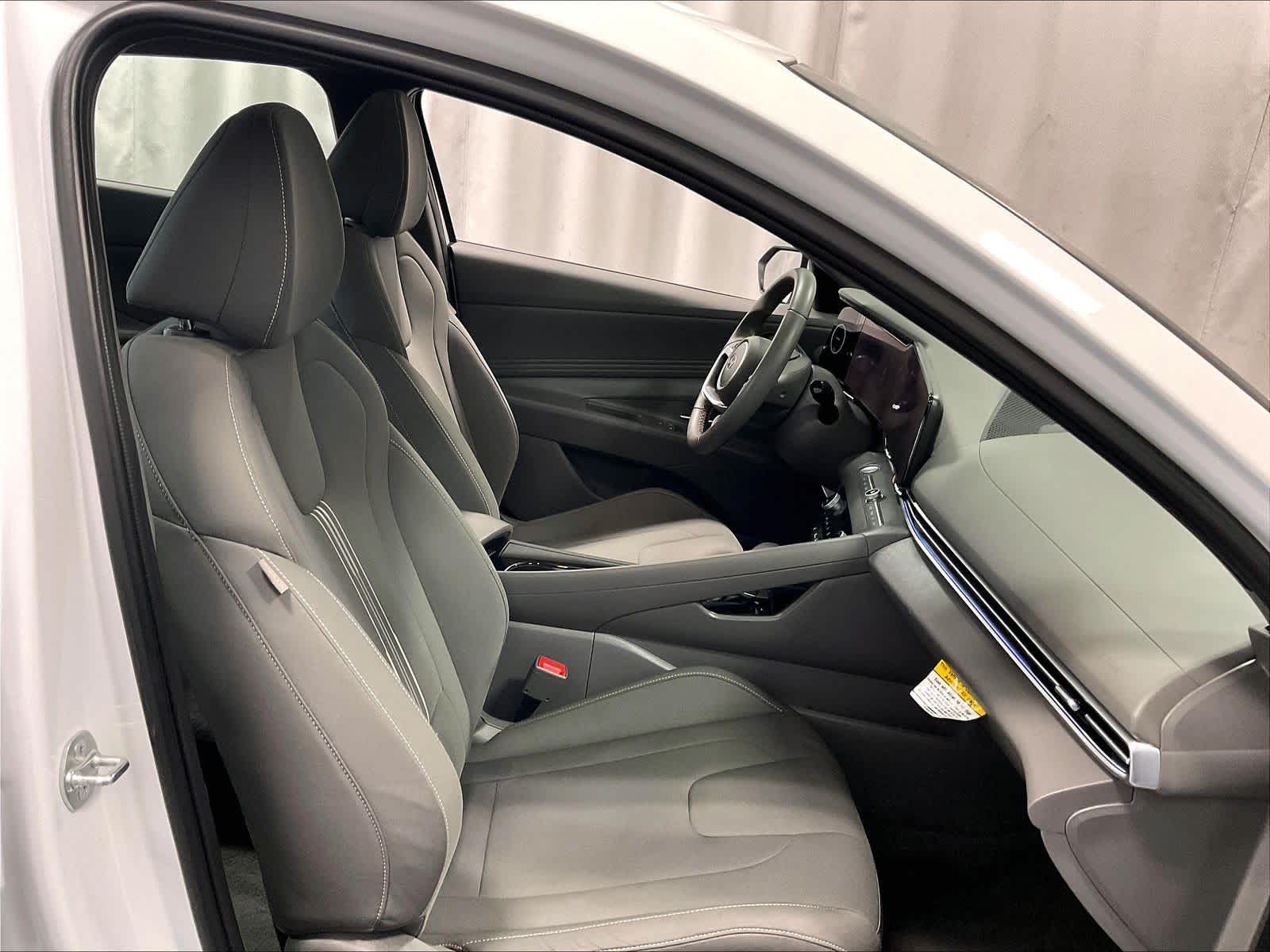 2024 Hyundai Elantra SEL - Photo 22