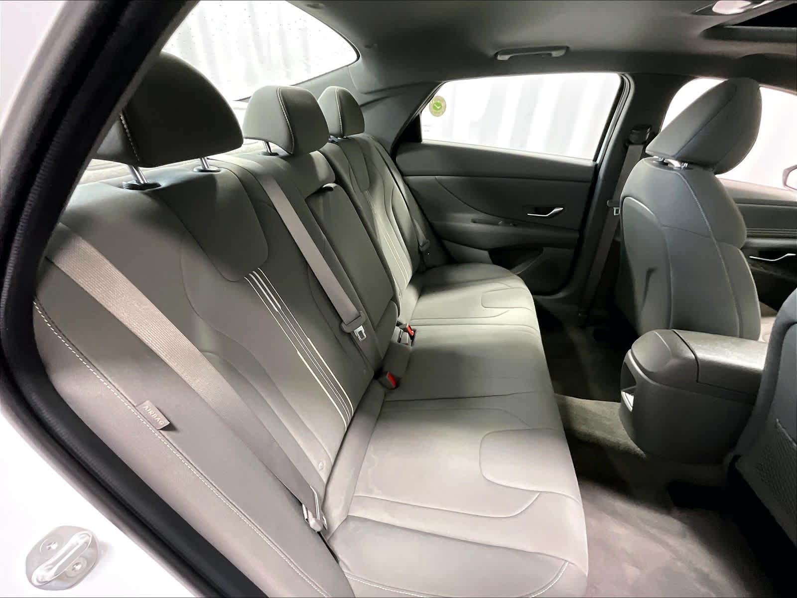 2024 Hyundai Elantra SEL - Photo 32