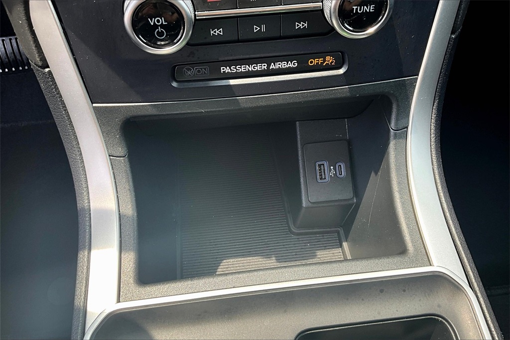 2024 Ford Edge SE - Photo 27