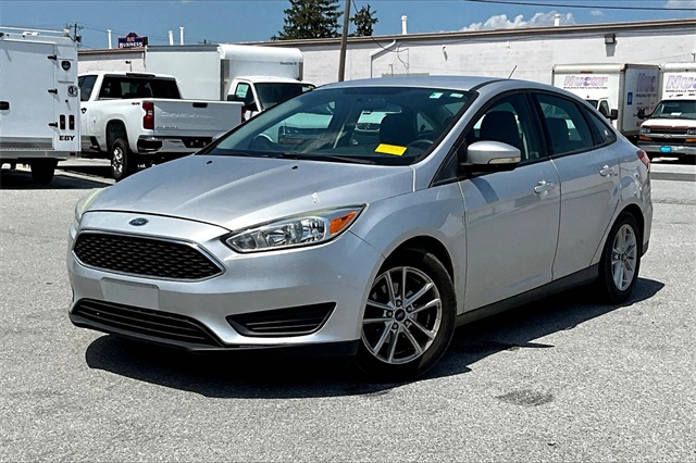 2015 Ford Focus SE - Photo 2