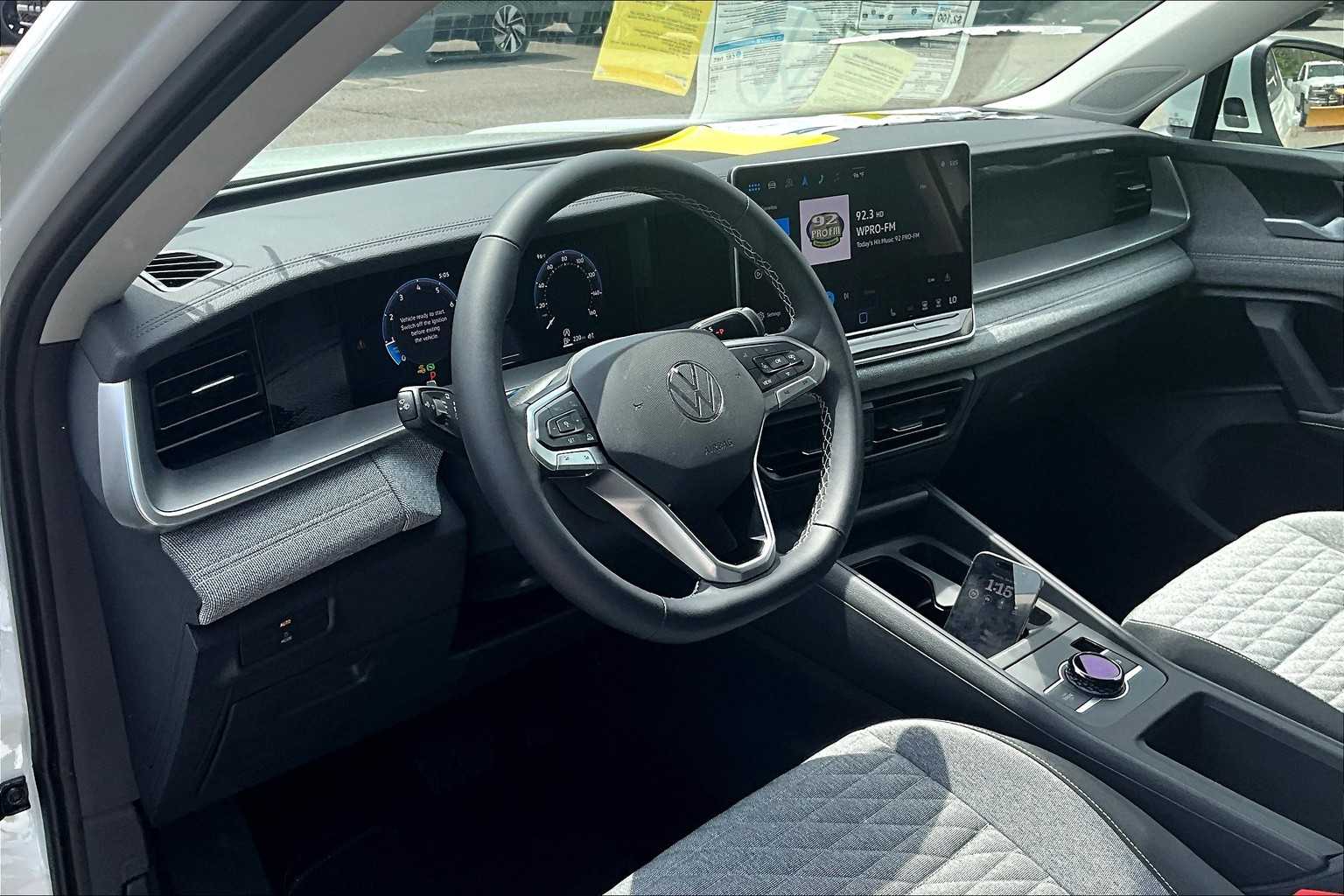 2025 Volkswagen Tiguan S - Photo 9