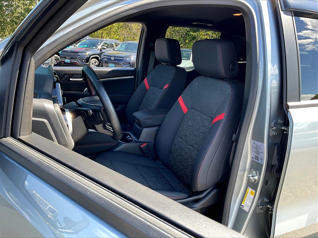 2024 Chevrolet Colorado Z71 - Photo 9