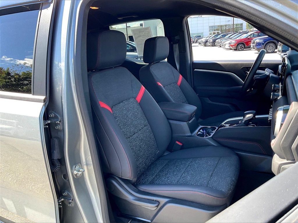 2024 Chevrolet Colorado Z71 - Photo 10