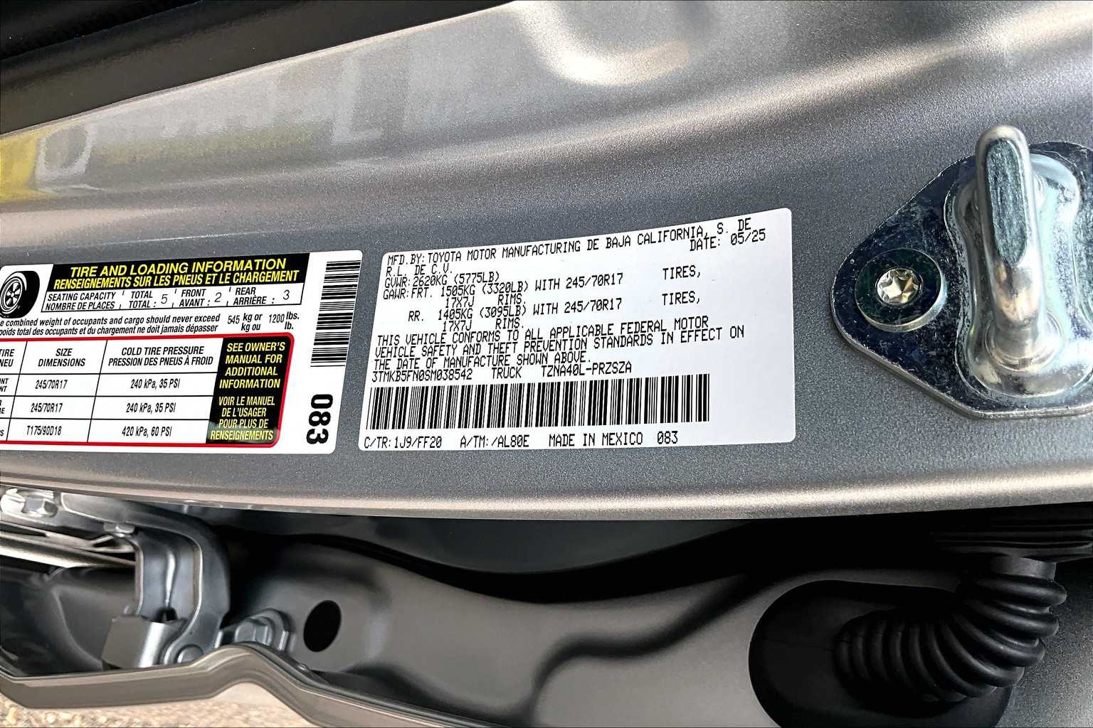 2025 Toyota Tacoma SR5 - Photo 17