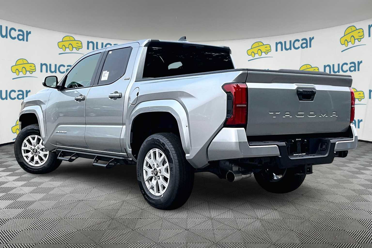 2025 Toyota Tacoma SR5 - Photo 5